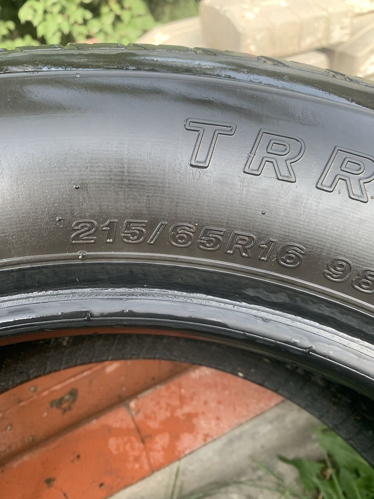 Пара Всесезонных шин 215/65/r16