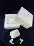Airpods pro 2.
