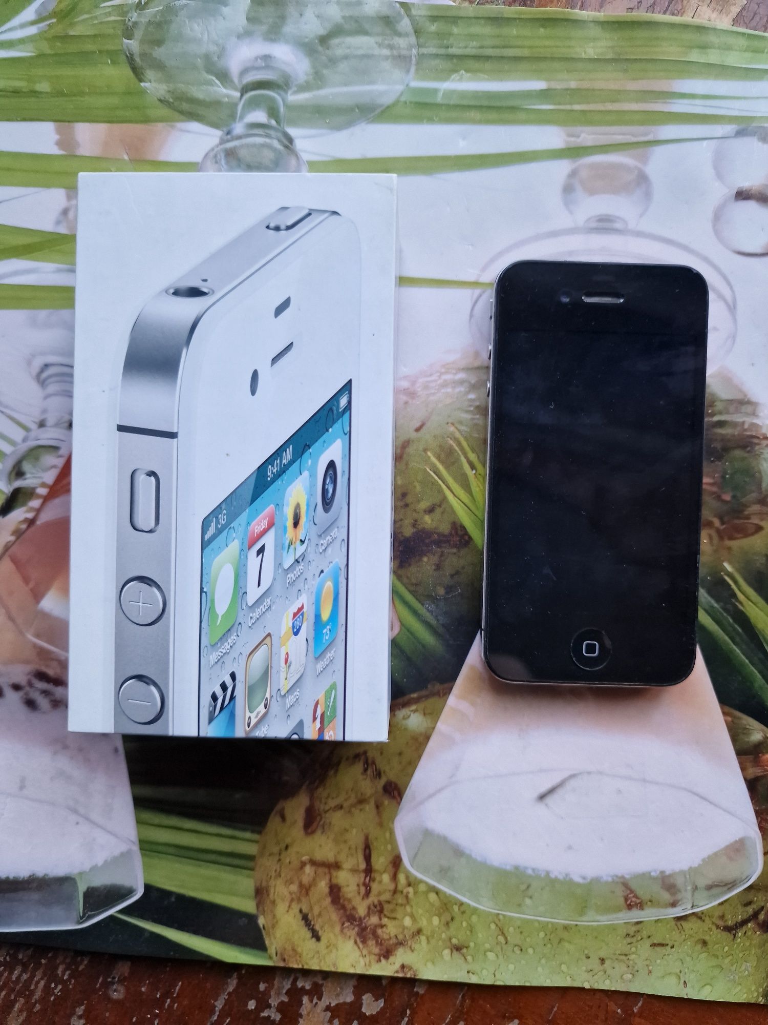 Телефон Iphone 4s