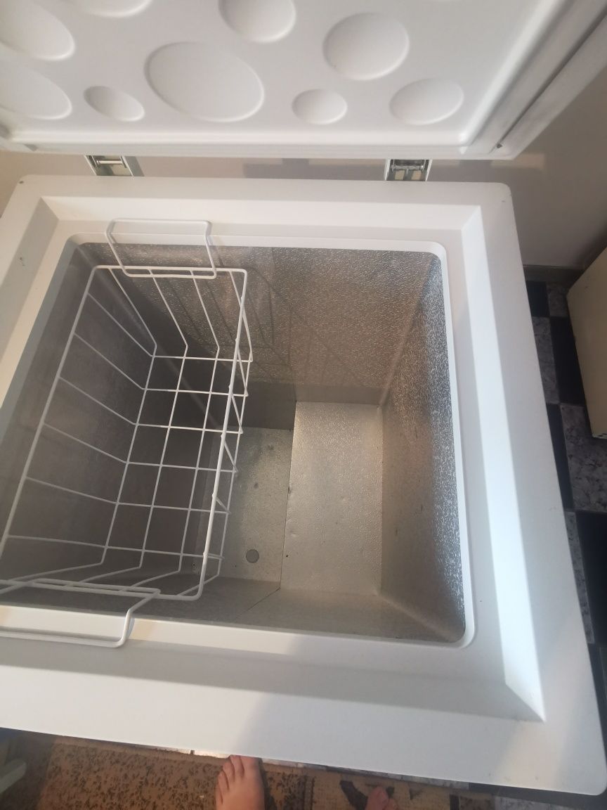 Продам морозильную камеру