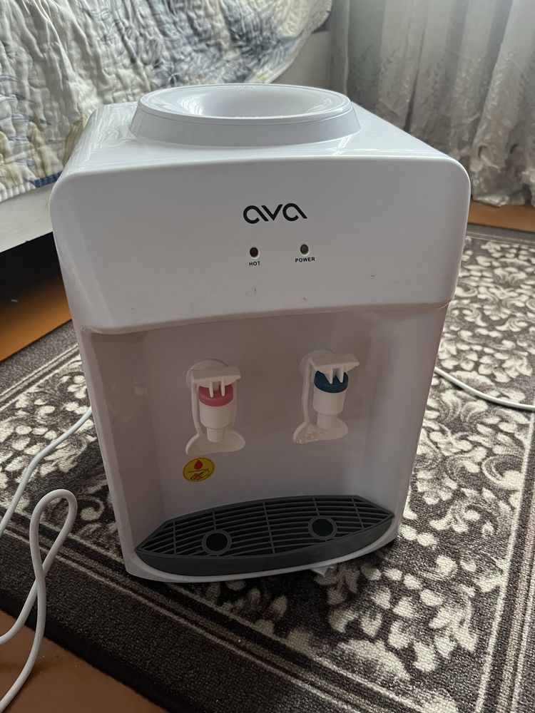 Продам диспенсер для воды