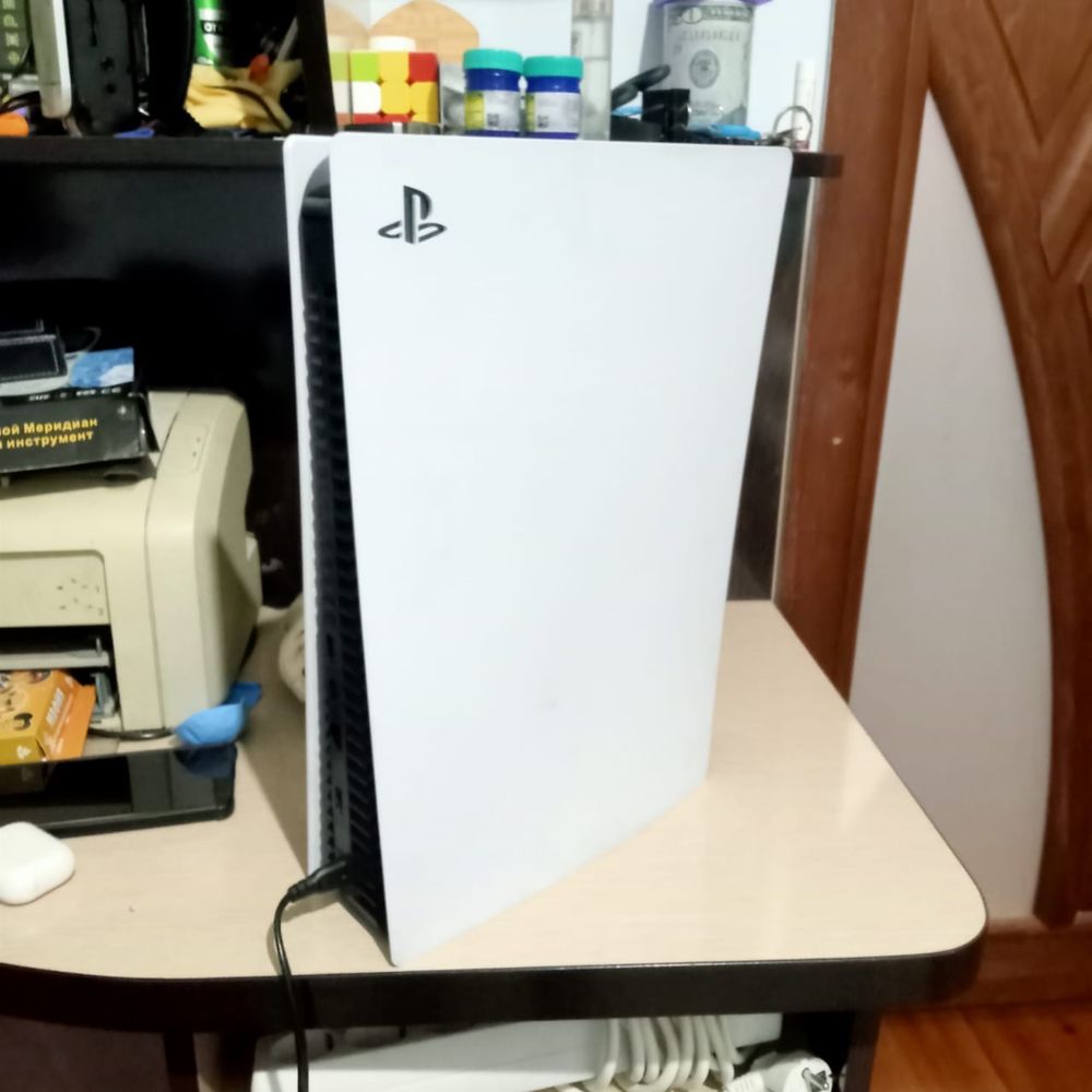 Игровая приставка Sony Playstation 5+геймпад+зарядная станция+все игры
