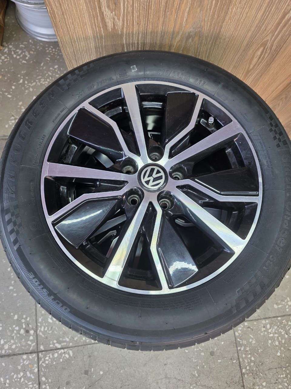 Продам комплект колес r16 5-112