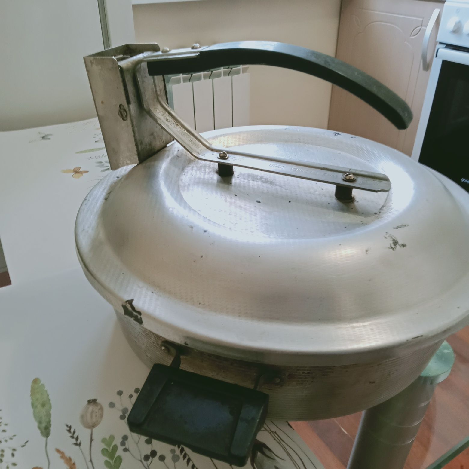 Продам электро сковородку (чудо печка). Б/у. Хорошее состояние.