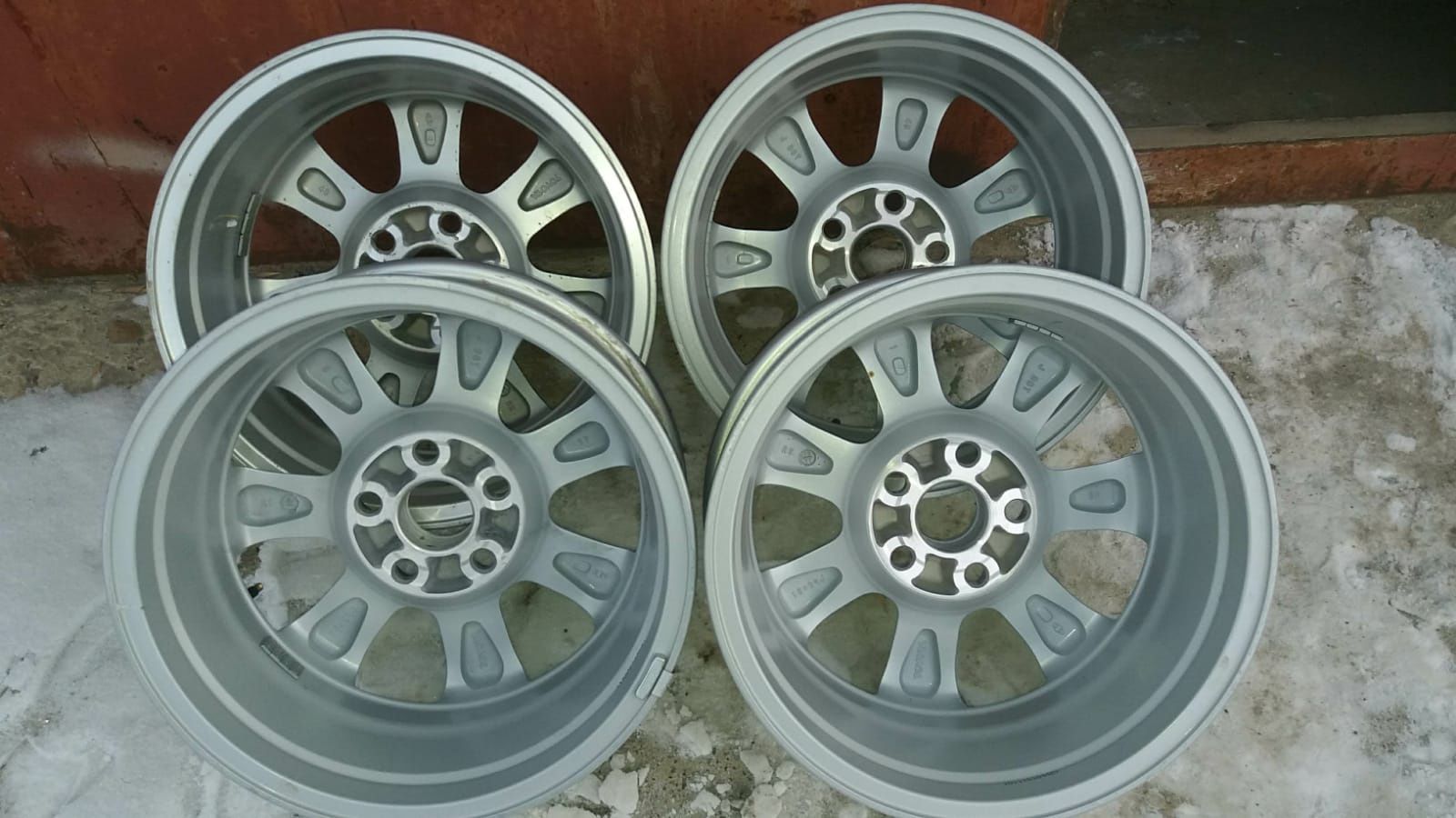 Продам  НОВЫЕ оригинальные диск TOYOTA CAMRI 40,45
