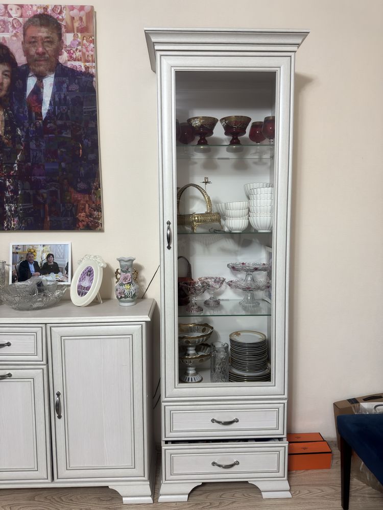 Продам гарнитур в зал