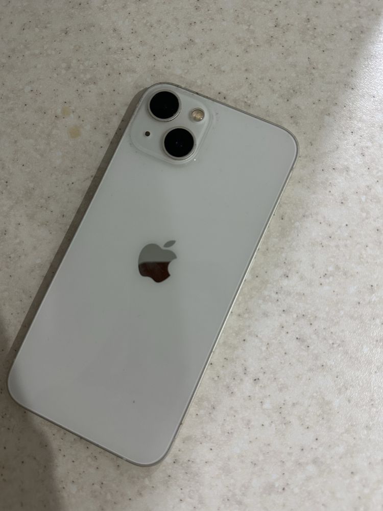 iPhone 13 с гарантием ._)