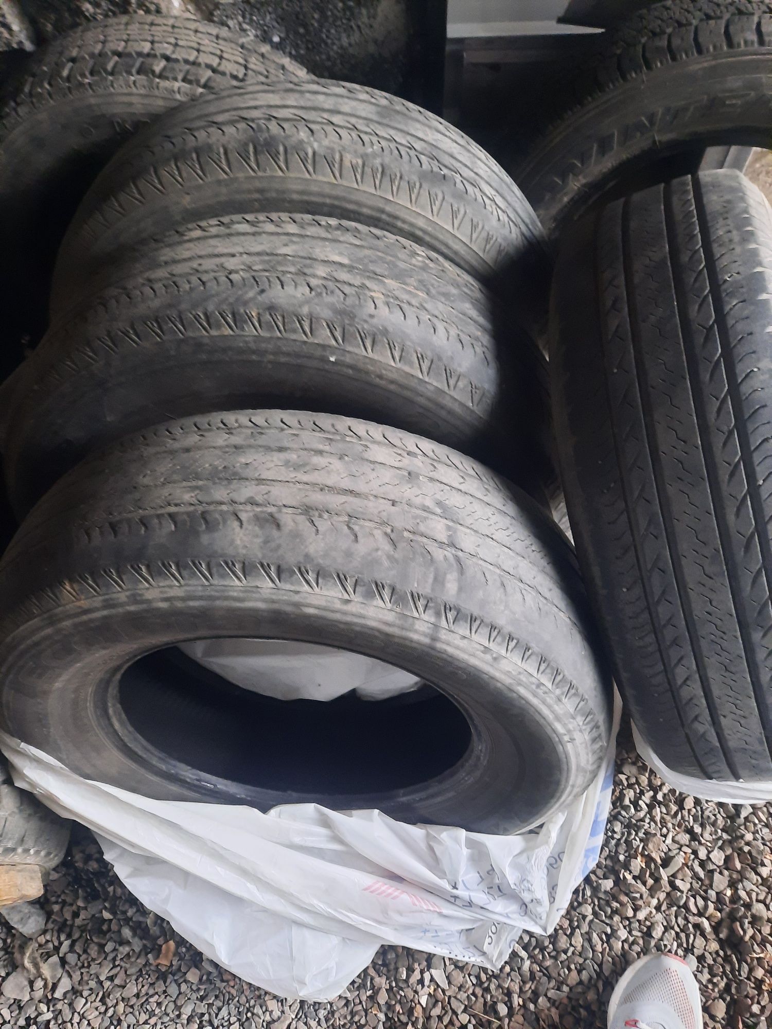 Продам резину летнюю 225/70 R16 б/у