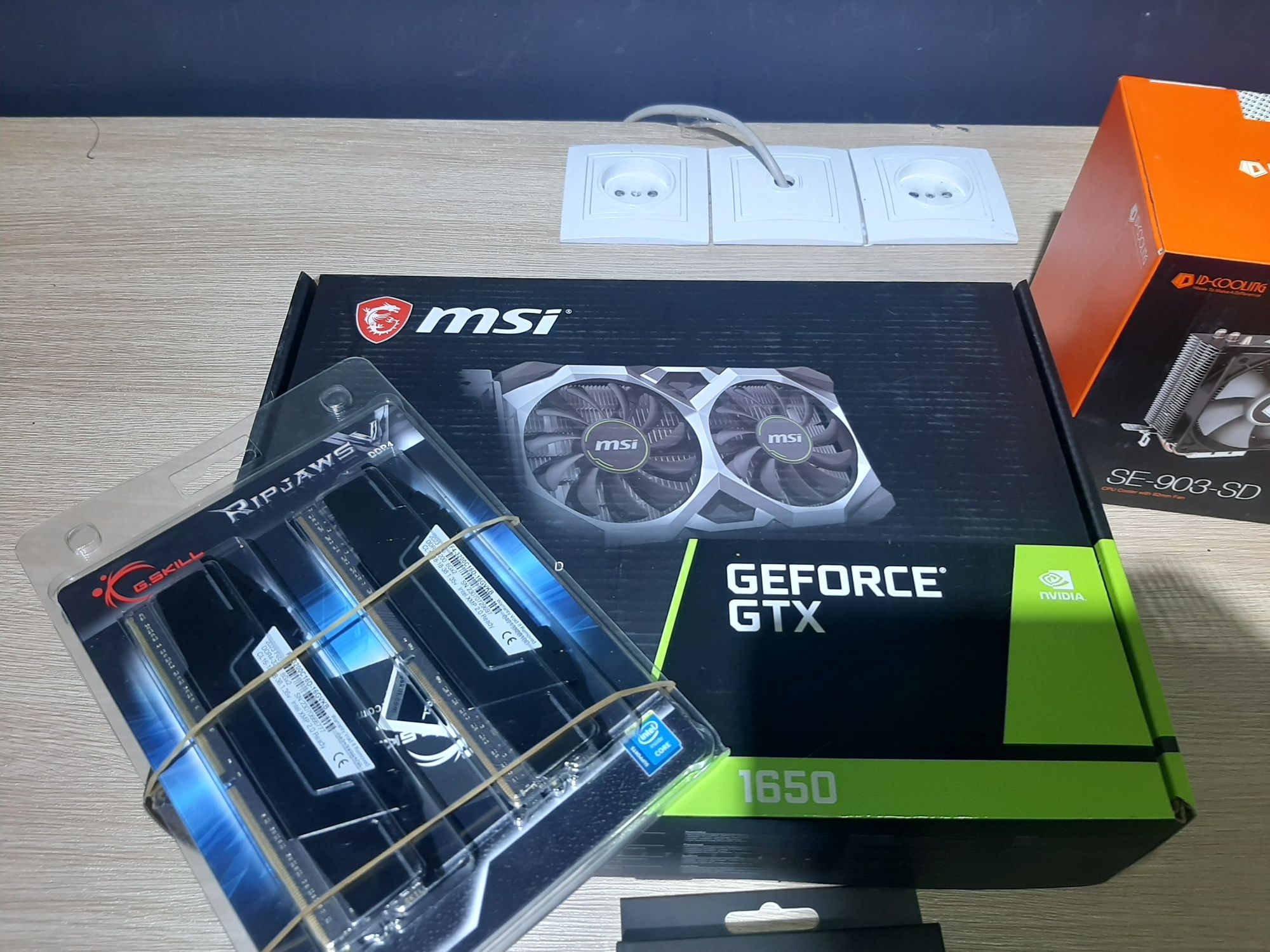 Продам видеокарту GTX 1650 4GB