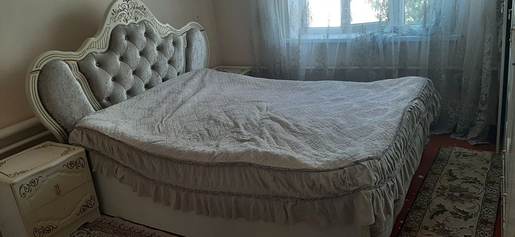 Продаётся спальный гарнитур