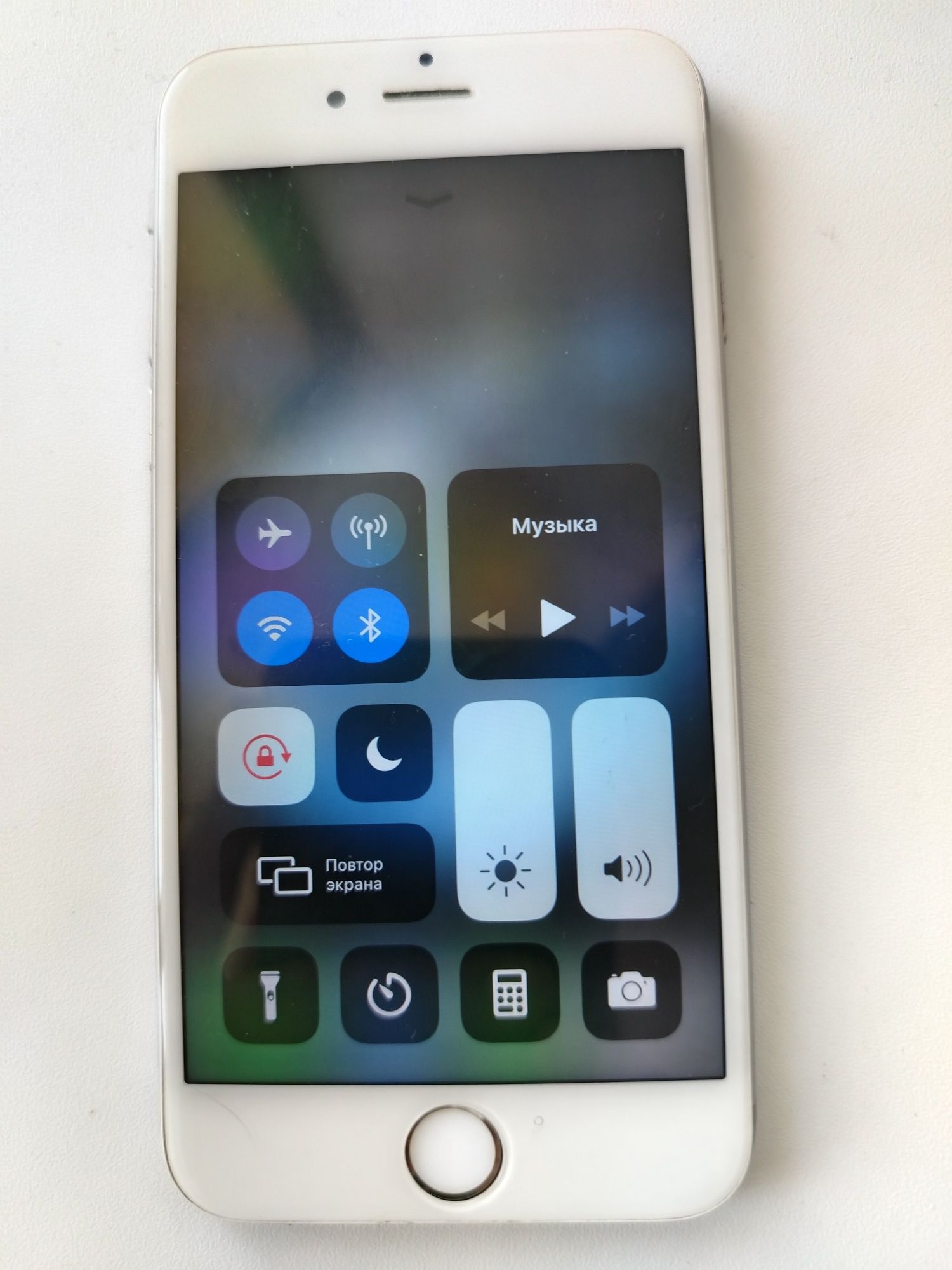 iPhone 6 продам 64 гб ёмкость 100