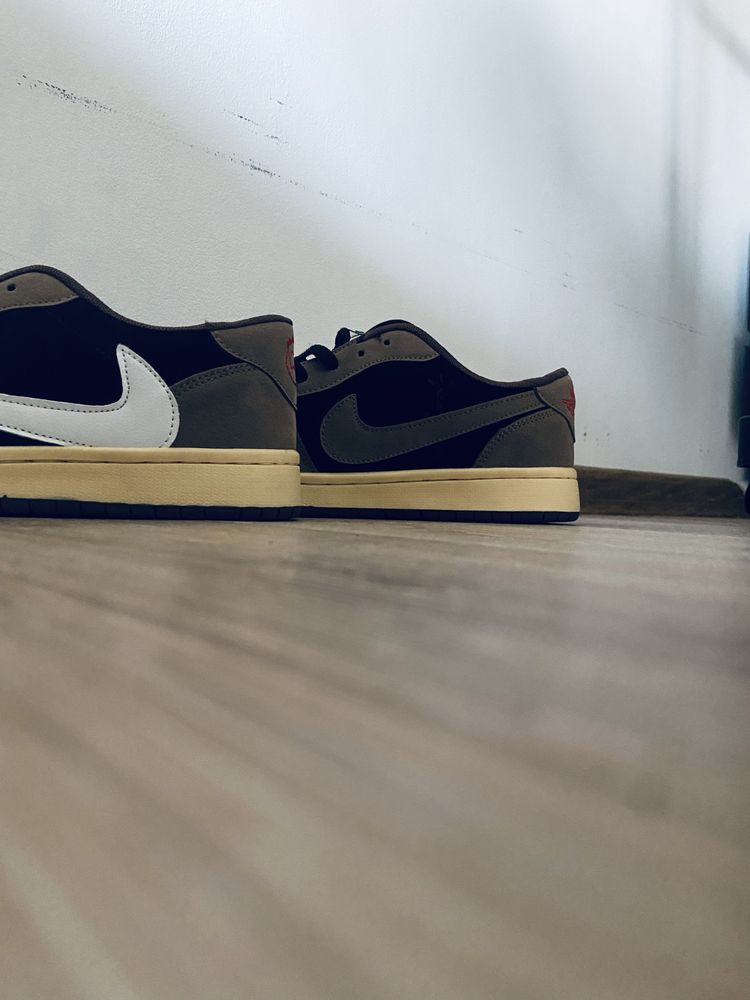 Кроссовки nike air jordan retro 1 low x travis scott