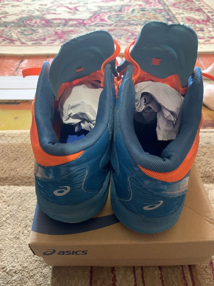 Asics кроссовки