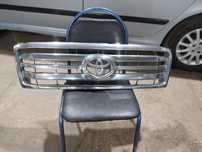 Продам решетку радиатора land cruiser 100