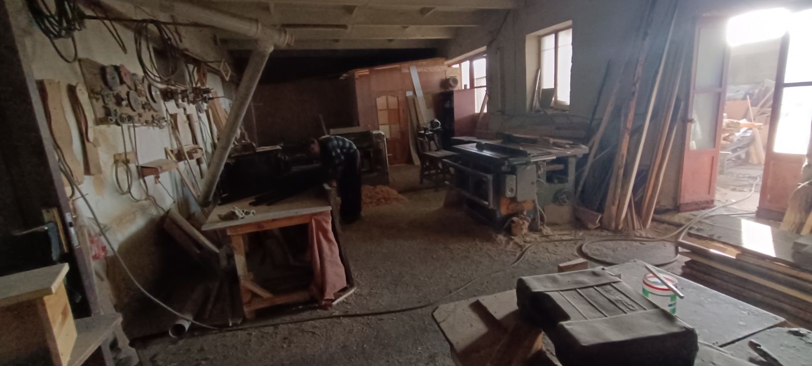 Аренда сварочного и столярного цеха