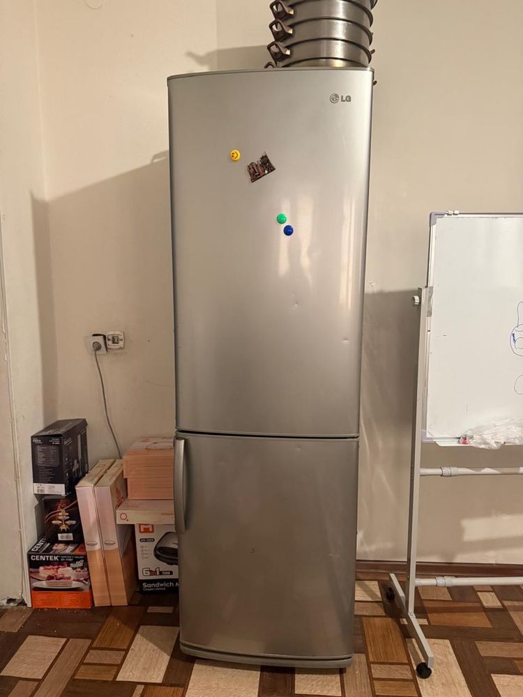 Холодильник LG в хорешем состоянии