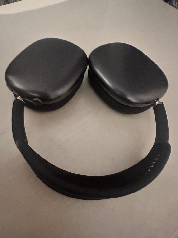 Airpods Max с чехлом