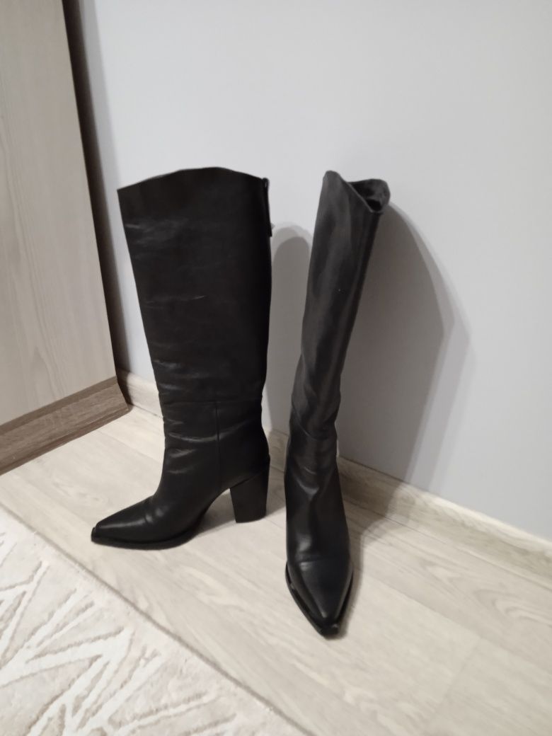 Продам шикарные кожаные казачки!