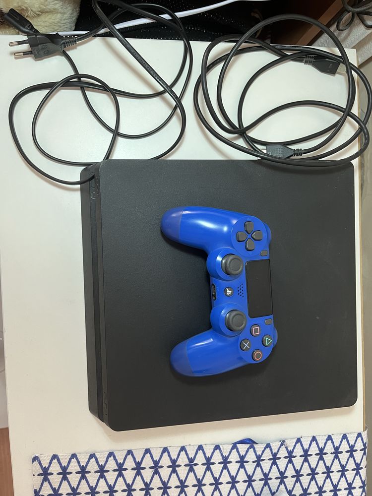 Playstation 4 slim 1 TB