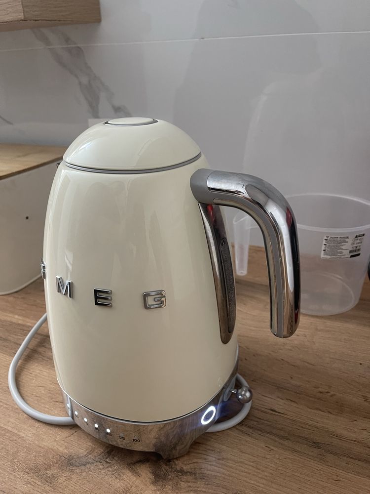 Продам чайник smeg
