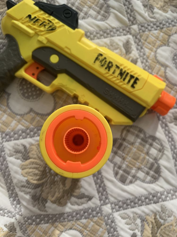 срочно продам Автомат «NERF» коллаборация с игрой «Fortnite»