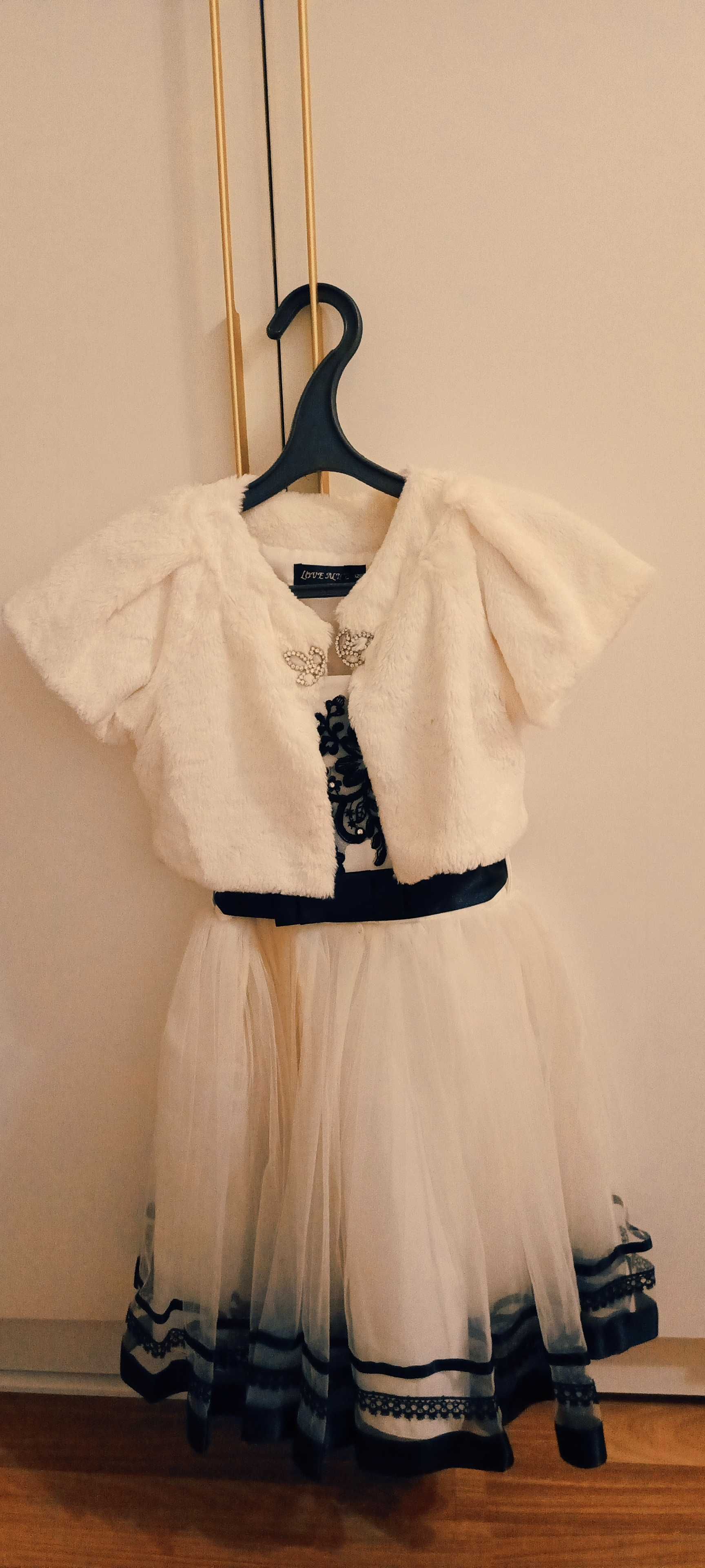 Платье нарядное 7-9 лет.