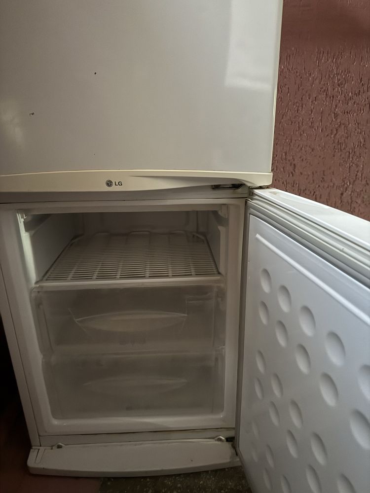 Продам холодильник.