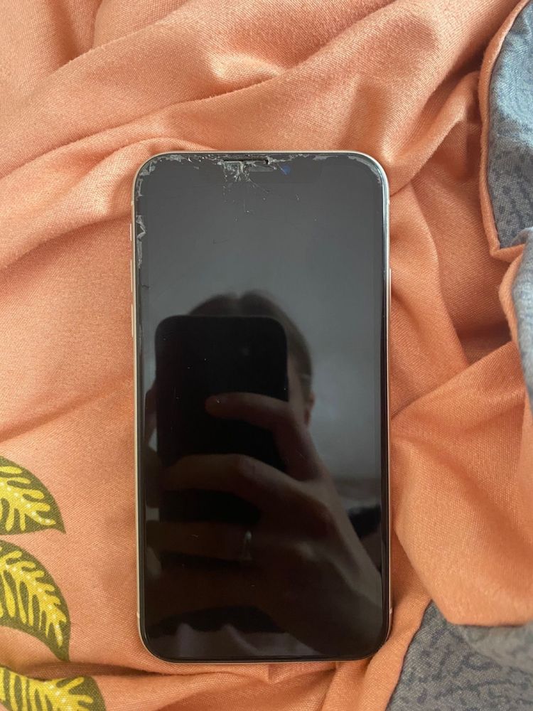 iPhone 11 на 128 гиг
