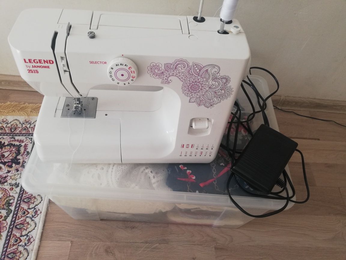 Срочно Продам швейную рабочую машинку.