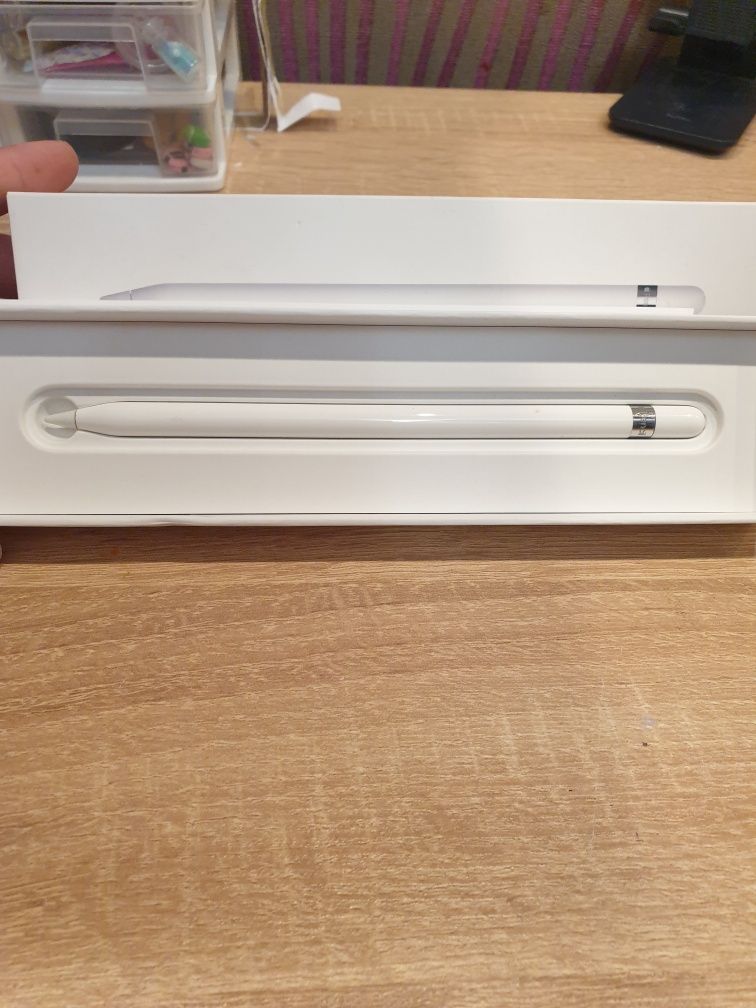 Продам iPad air 3 поколения
