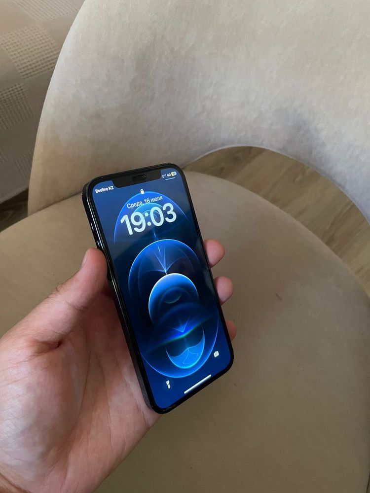 Продам Iphone 12 pro