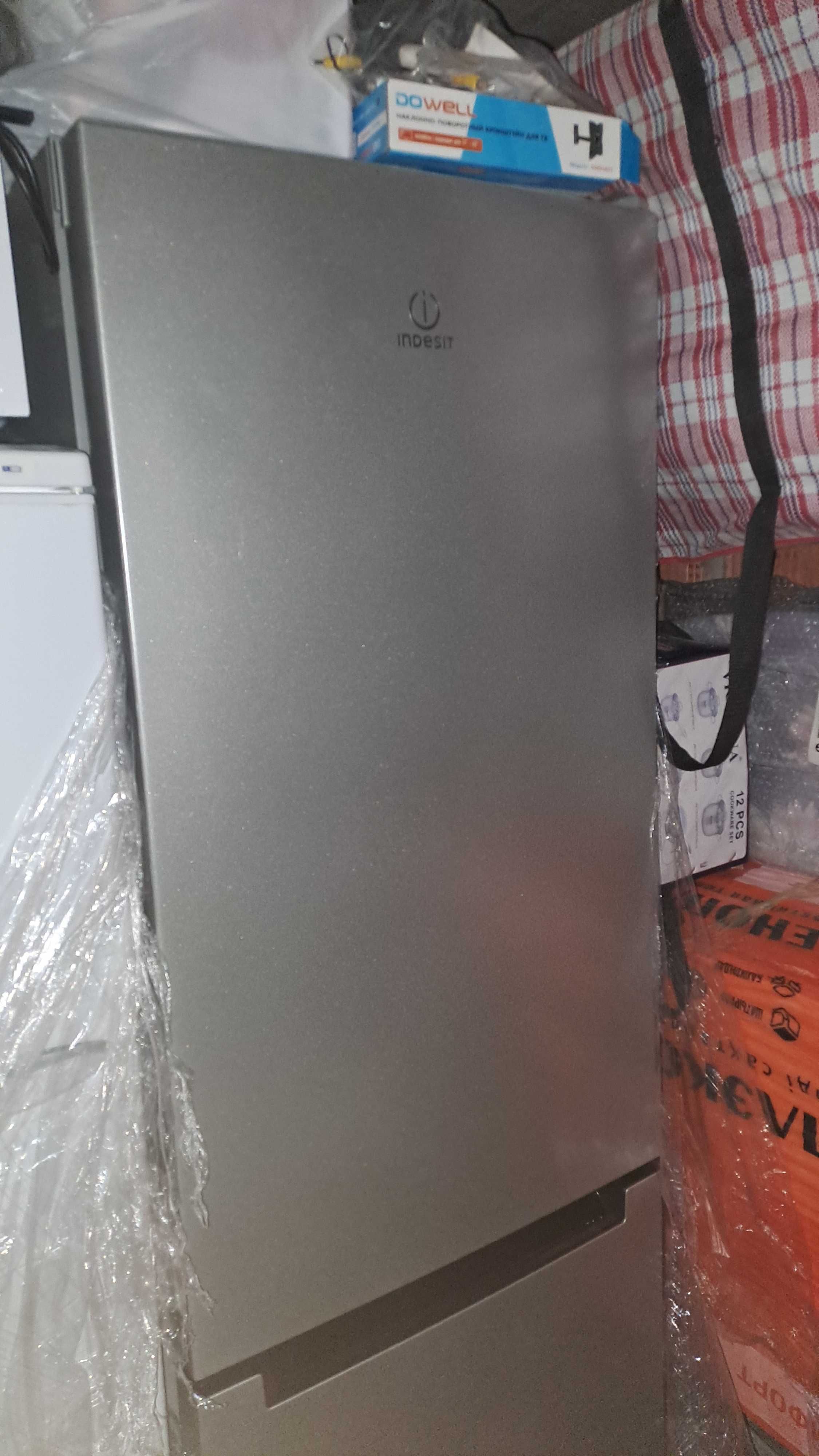 Холодильник DS 4180 SB