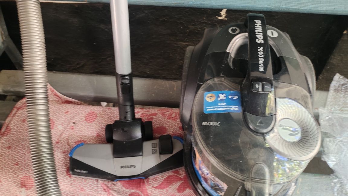 Продаётся пылесос Philips