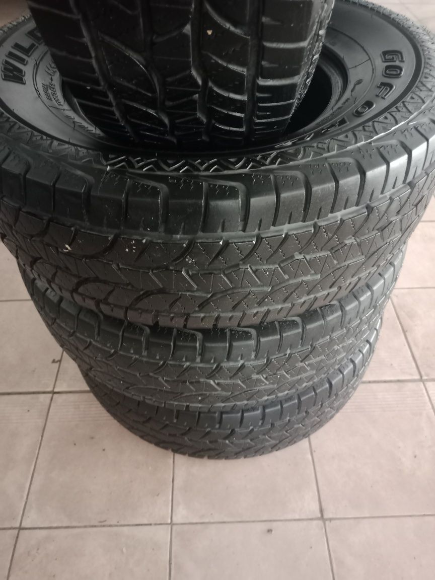 Продам комплект летней резины АТ