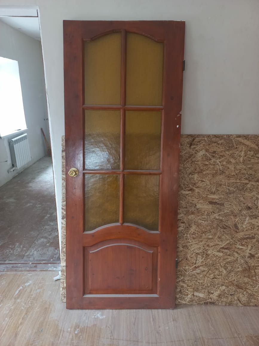 Продам двери , в хорошем состоянии , дерево..