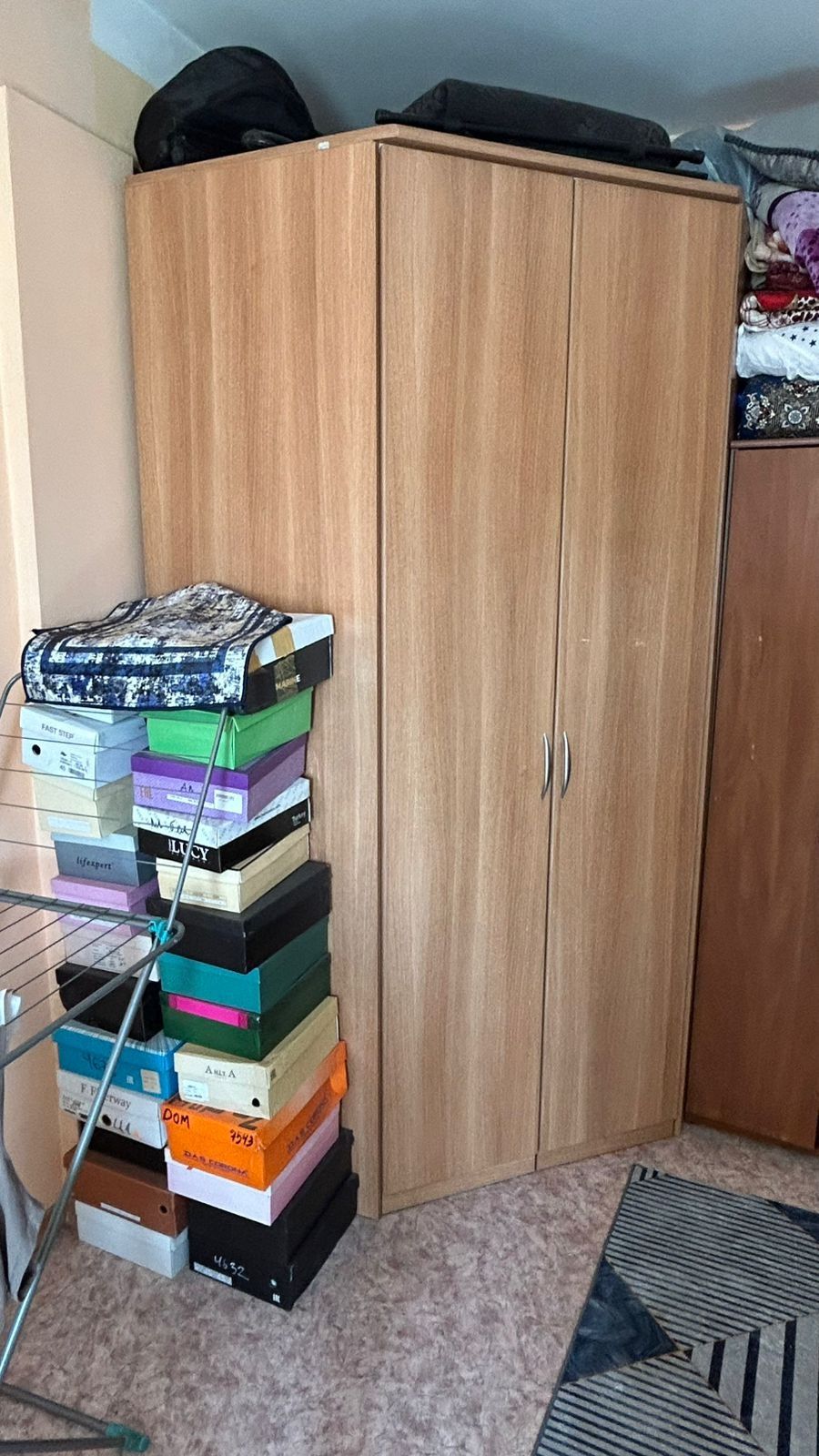 Угловой шкаф и маленький в придачу