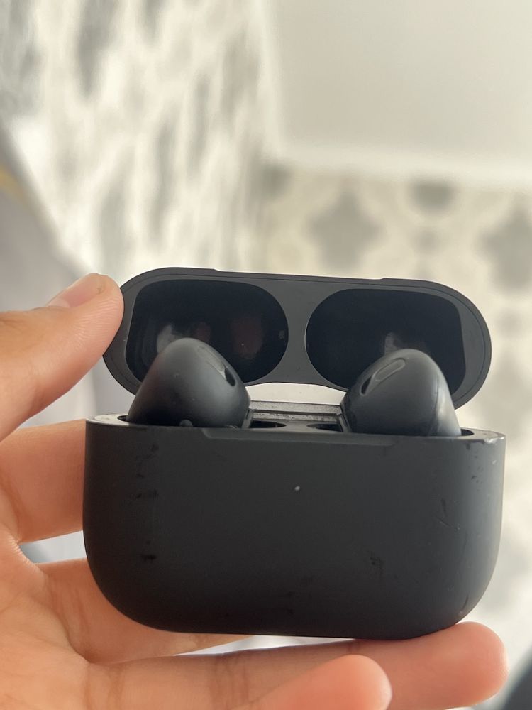 AirPods Pro продаю по срочности