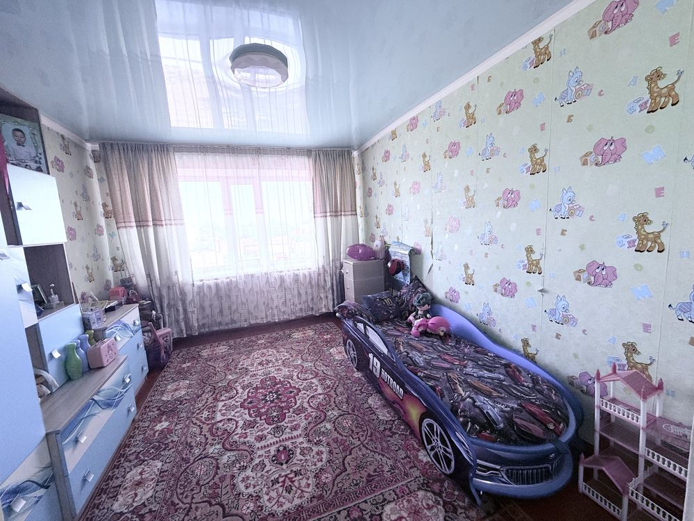 Продам двухэтажный дом! с.Новопокровка .27 км от города.Цена договорн