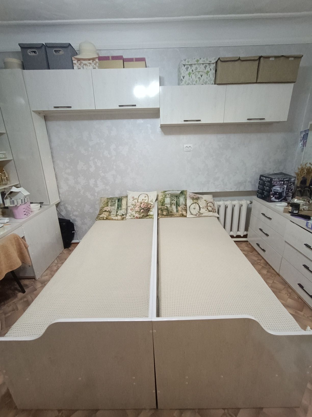 Продам 2 односпальных кровати.