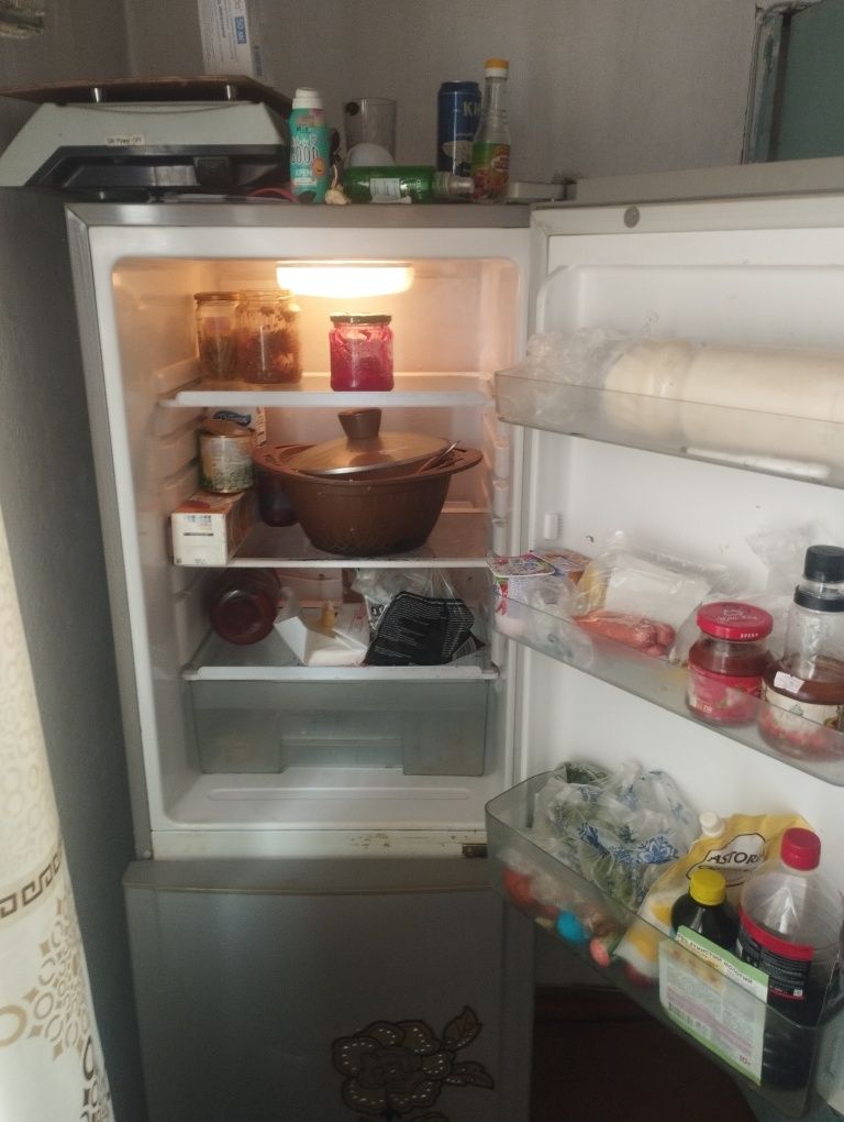 Продам два холодильника