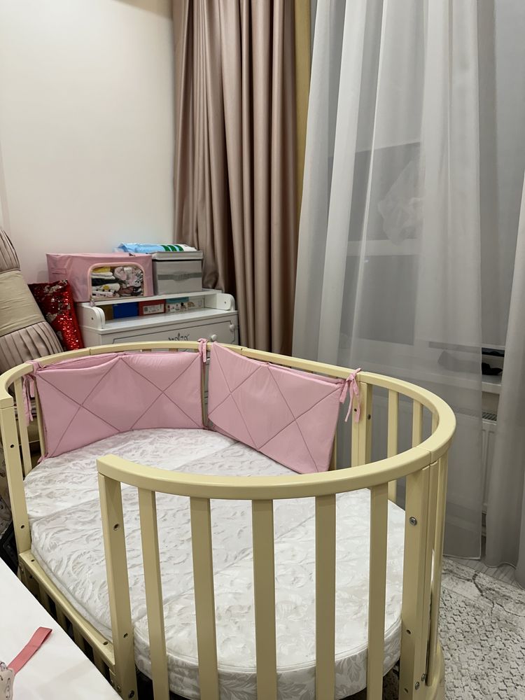 Продам десткую кровать и комод
