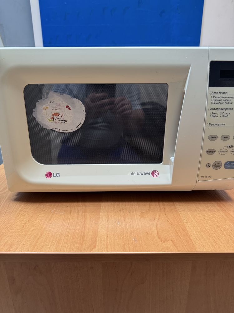 Продам Микроволновую печь