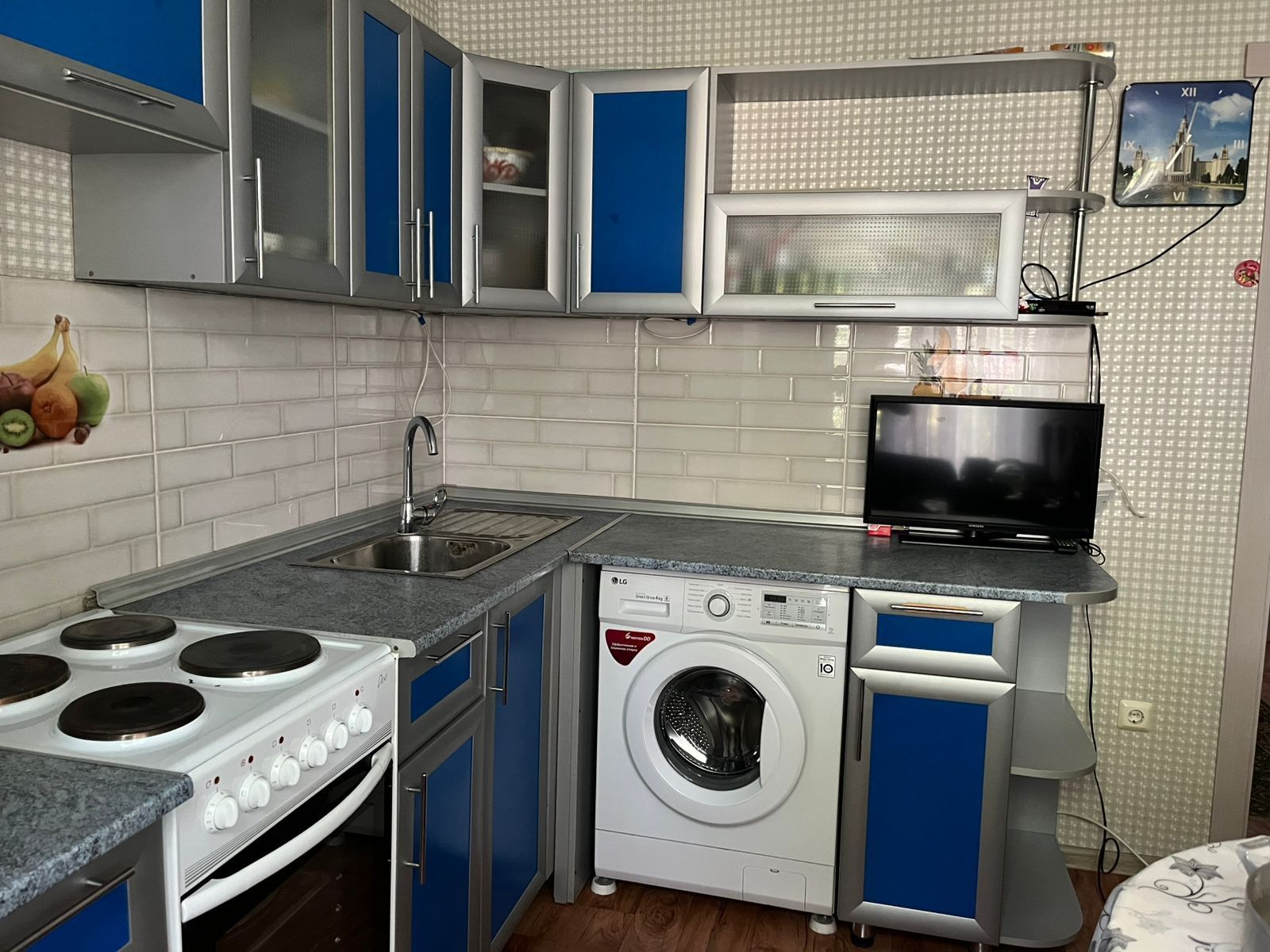 Угловой кухонный гарнитур