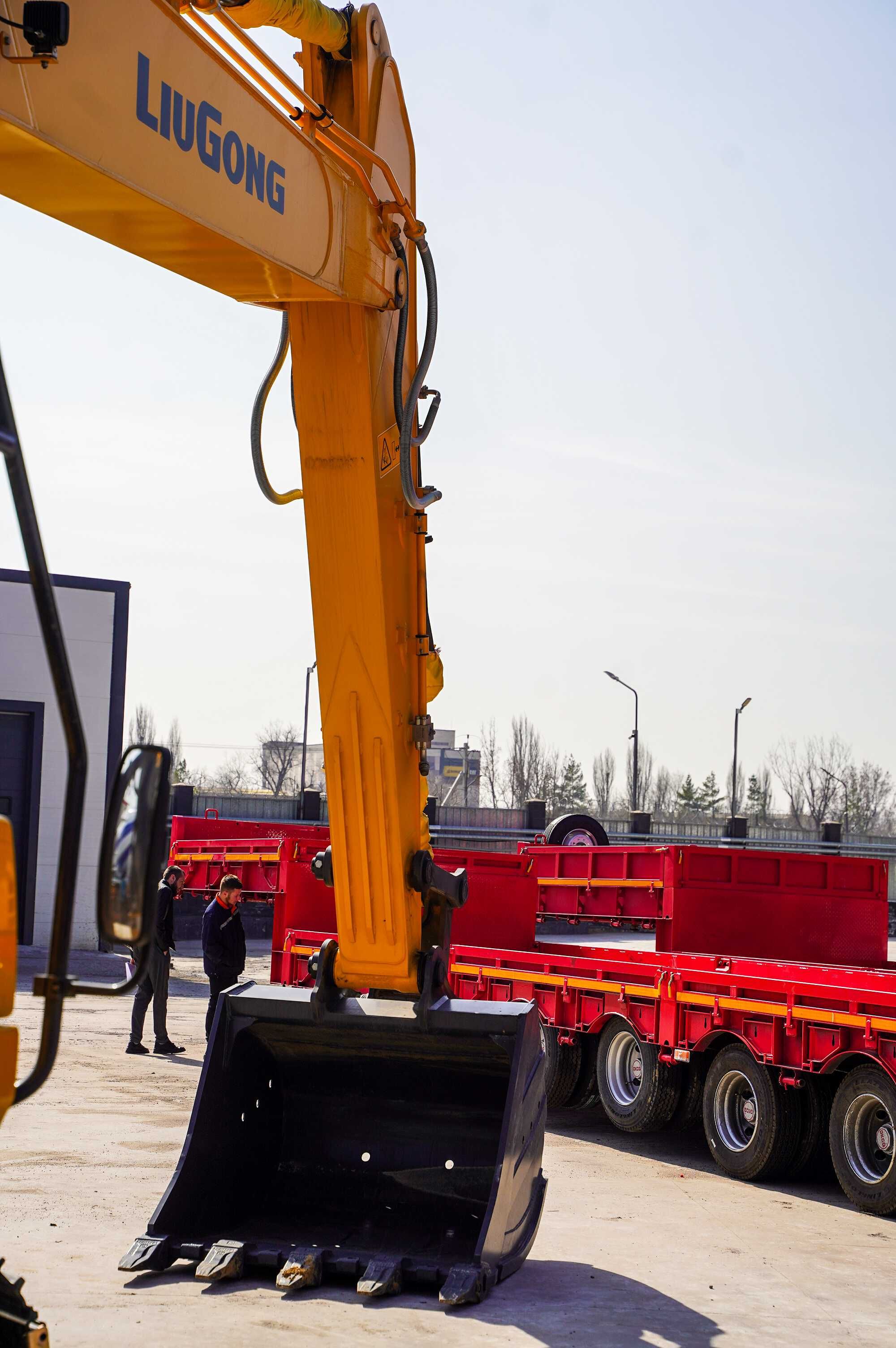 Гусеничный Экскаватор LiuGong 925E