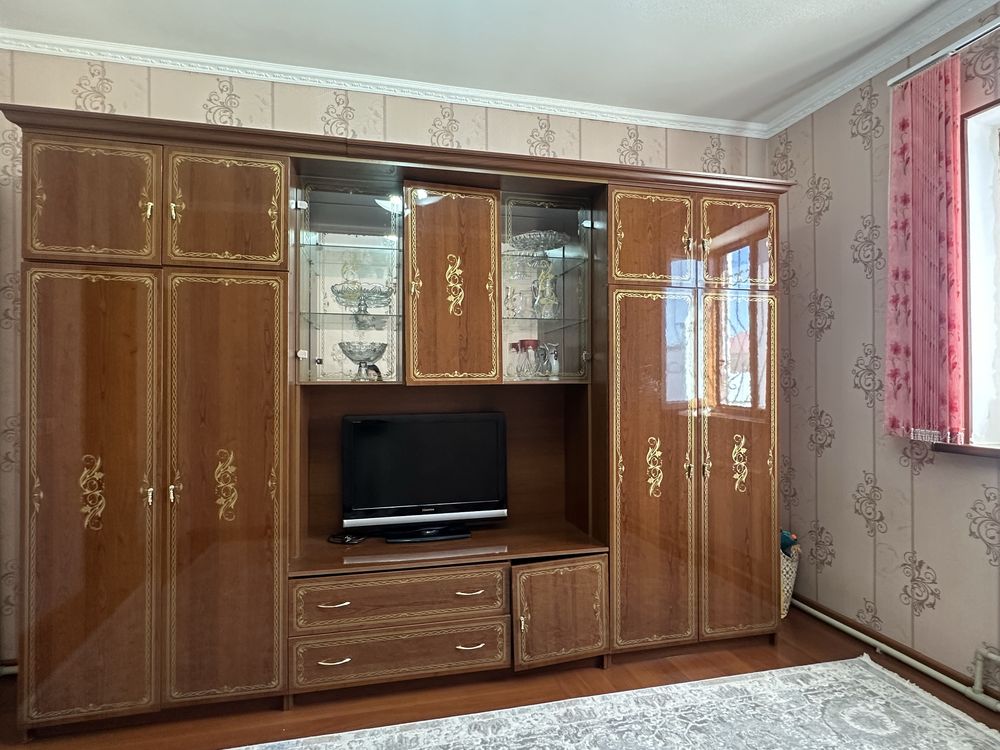 Шкаф           гарнитур.