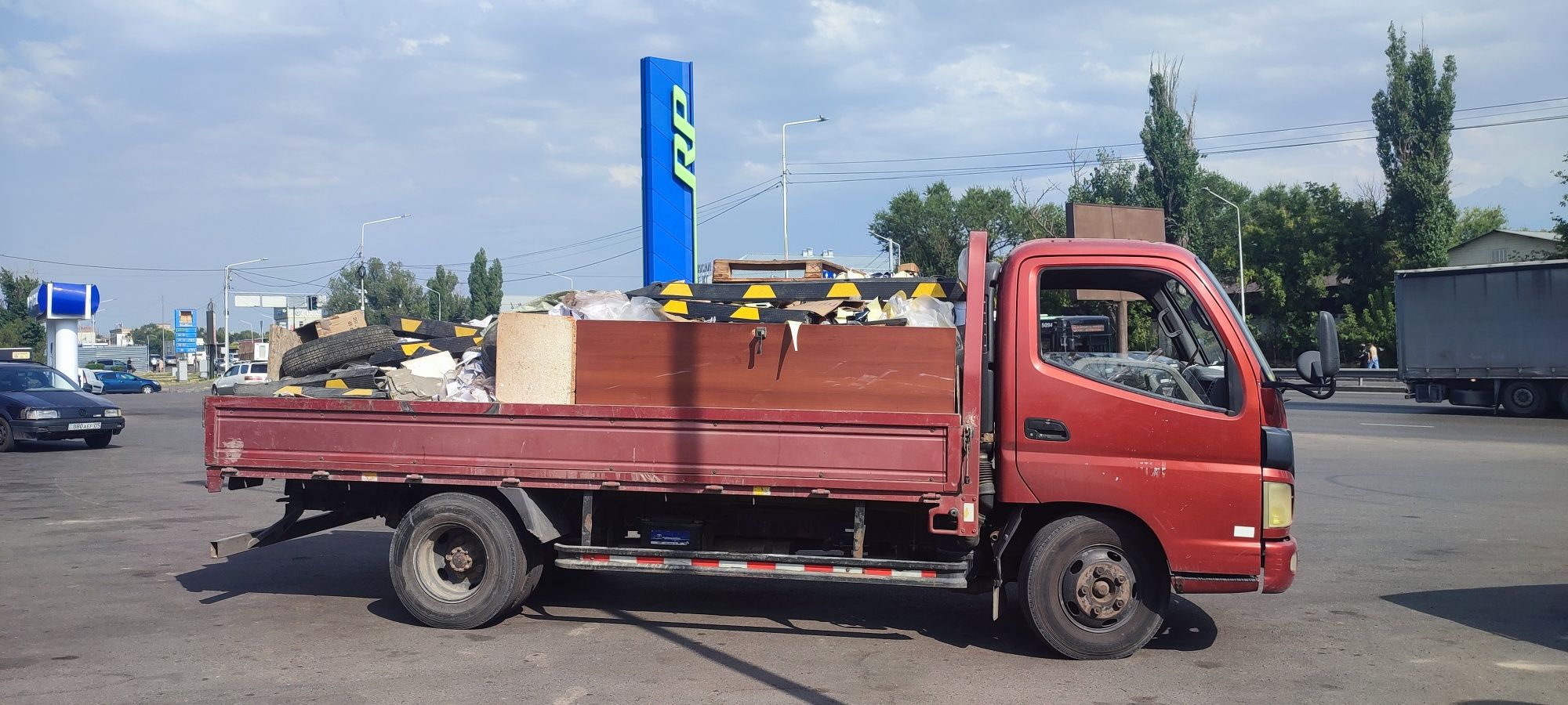Вывоз мусора недорого тбо. БЕЗНАЛ-Ип доставка до 8 тонн ТБО