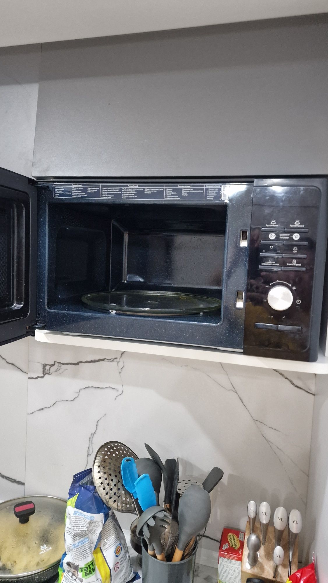 Продам микроволновку Самсунг на запчасти