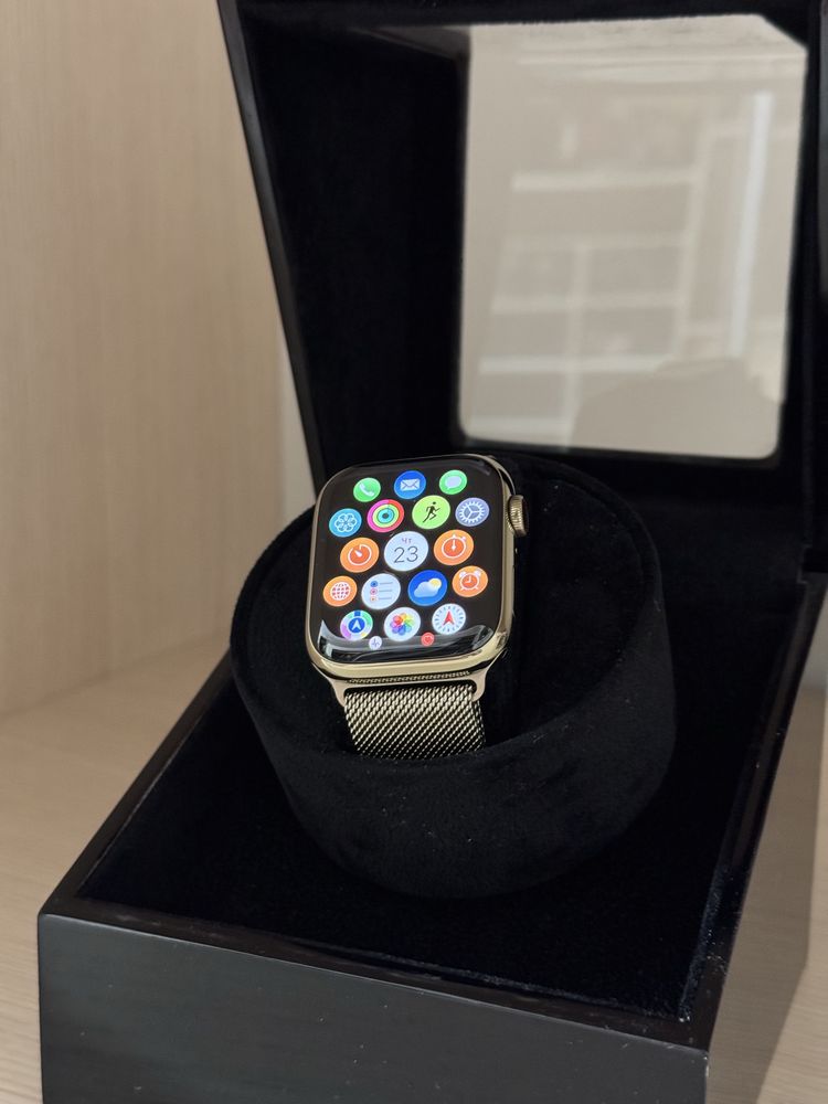 Apple Watch series 7 Gold Stainless Steel 45mm