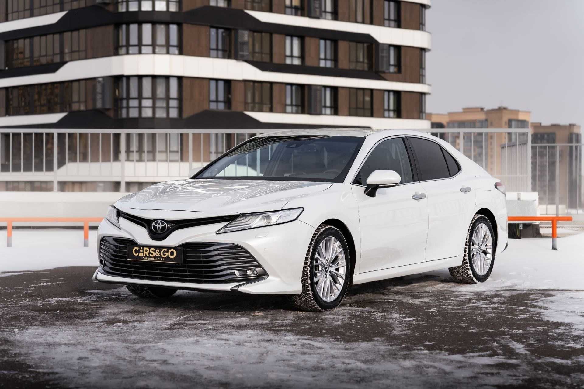 Панель задняя на Toyota Camry 70/Тойота Камри 70