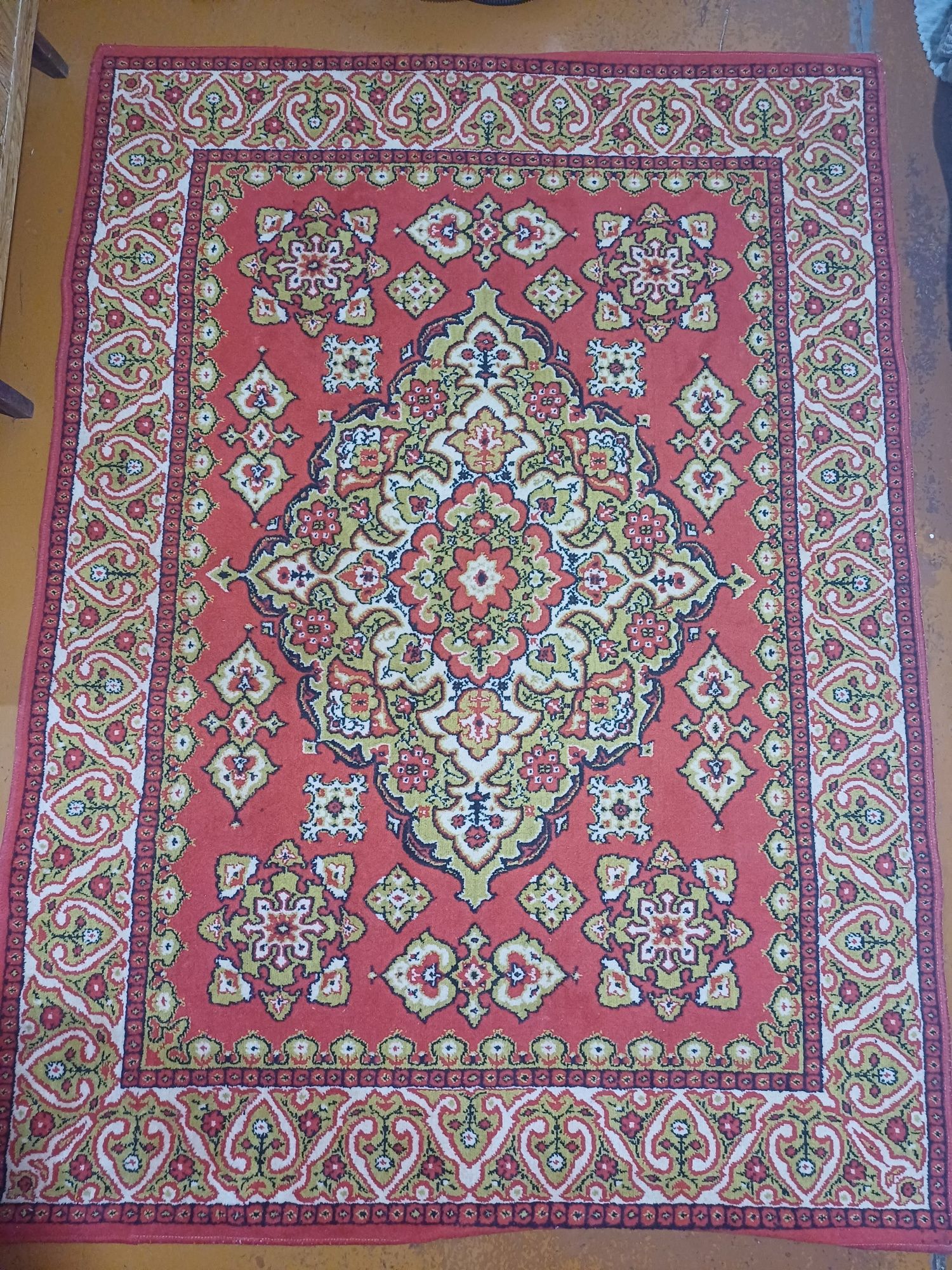 Ковёр 2×1.45 чистый небольшой